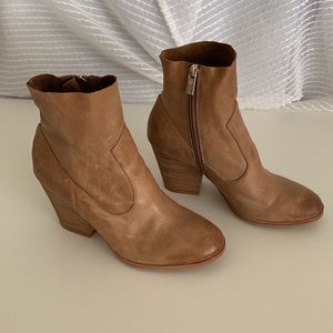 Tan leather booties!